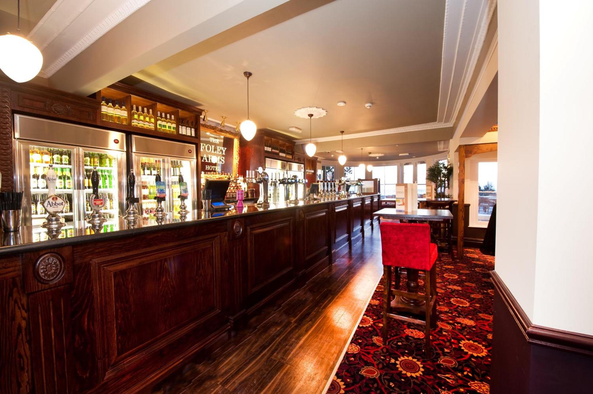 Foley Arms Hotel Great Malvern Extérieur photo