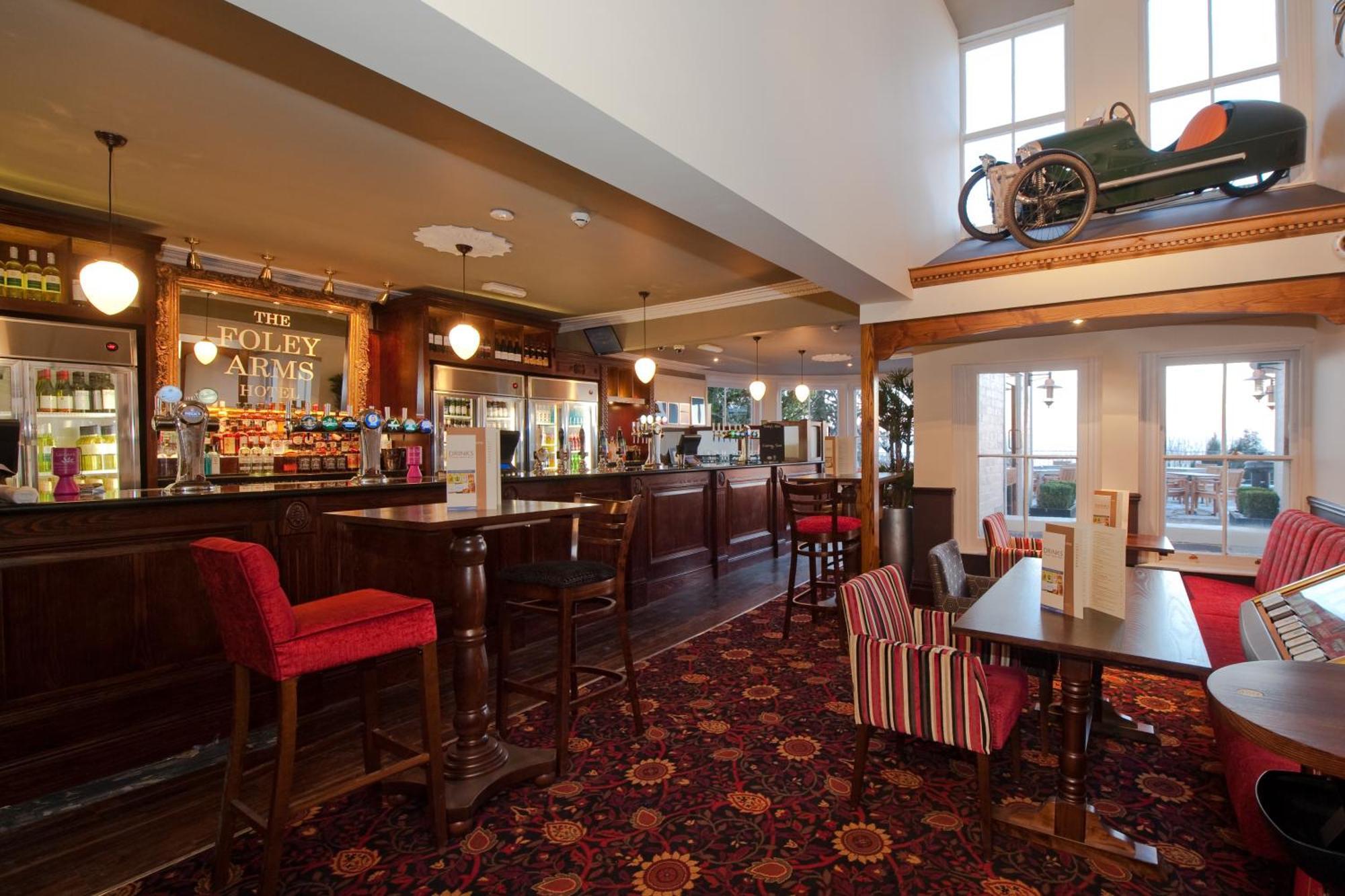 Foley Arms Hotel Great Malvern Extérieur photo