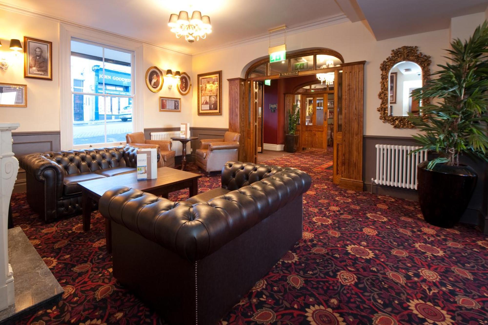 Foley Arms Hotel Great Malvern Extérieur photo